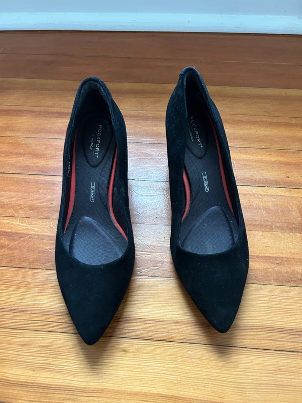 Rockport Black Pointed-Toe Suede Heels